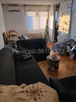 Prodaja 2.5 stana Crveni krst