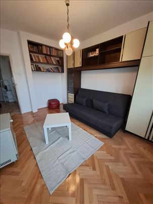 Trosoban opremljen stan, početak Mirijeva