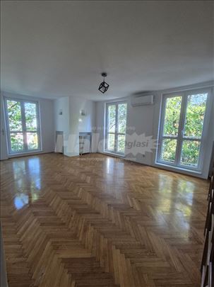 Trosoban porodičan stan - Košutnjak