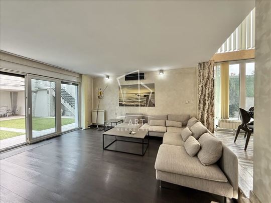 Vertikala kuće na tri nivoa, mereno 260m2, uknjiže