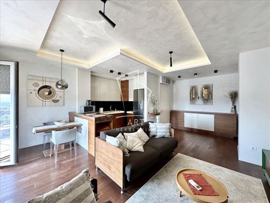 A blok, lux, 72m2 + garaža ID#12223