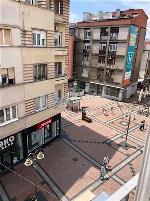 CENTAR NIŠA • 37 m² • Renoviran jednoiposoban