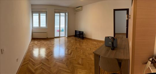 Crveni krst, komforan terasa 60m2, ID 2559