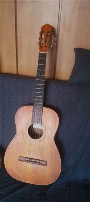 Gitara - Melodia Mengeš 