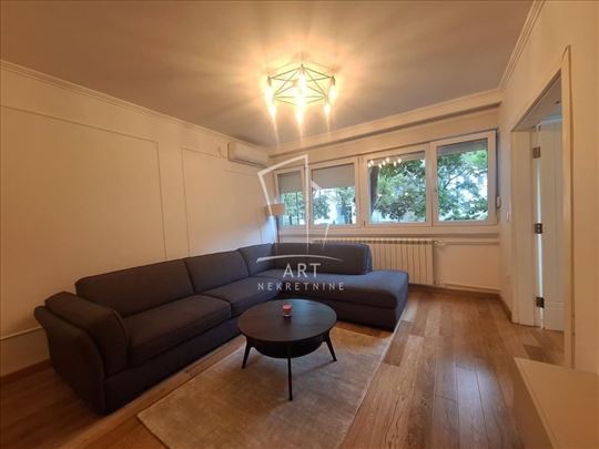 Izdaje se 1.5 stan na atraktivnoj lokaciji, renovi
