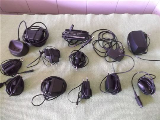Lot 12 starih punjača - Nokia, Samsung, Siemens