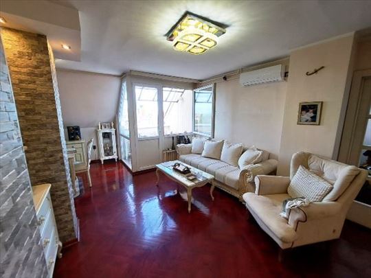 Odličan 4,0 dupleks na Banjici