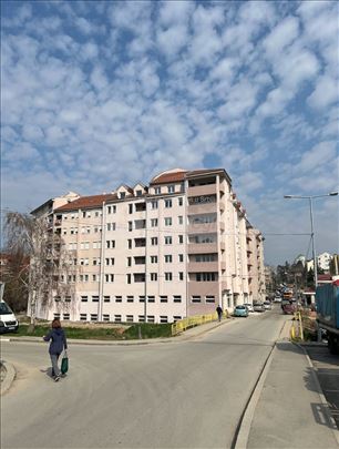 Poslovni prostor 398m2 Lazarevac