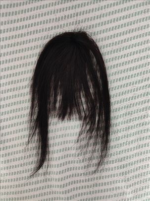 Šiške od prirodne kose sa malim razdeljkom