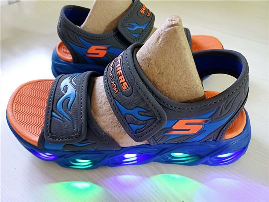 Skechers sandale, br. 35, svetleće, novo