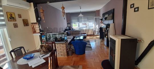 Troiposoban stan 94m2, sa potkrovljem 50m2, Durlan
