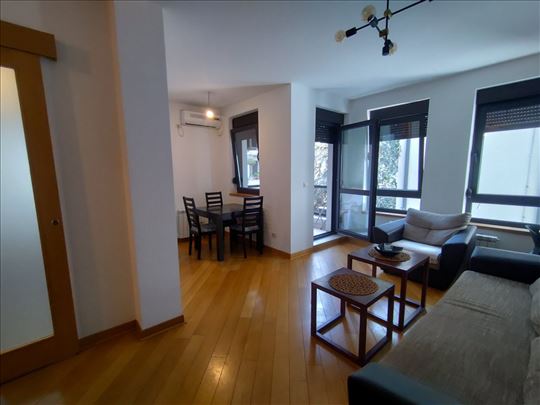 Vračar, 2.0,49m2,uknjižen, namešten, garažno mesto