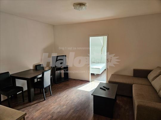 Borca- lep namesten stan, aut 95