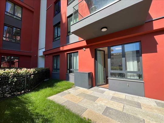 BW QUARTET 3- sa privatnim dvorištem i garažom 