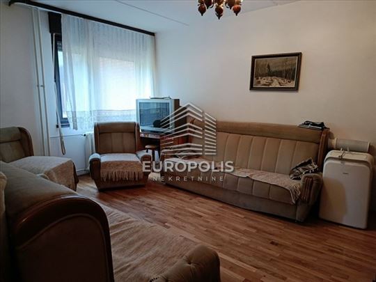 Hit prodaja - 1.5 stan crvena fasadna cigla