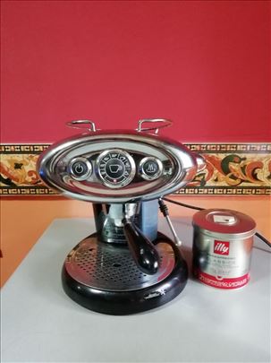 Illy Francis X7 Crni aparat za kafu