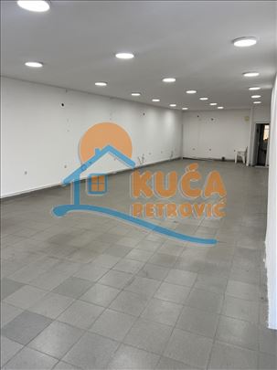 Izdaje se poslovni prostor 240m2