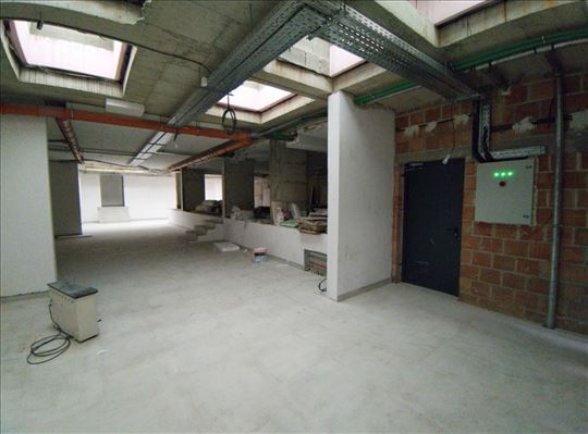 Lokal, 270m2, za različite namene