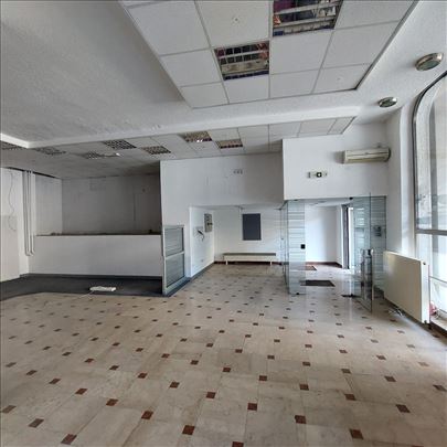 Lokal površine 175m2 u centrau Požarevca 