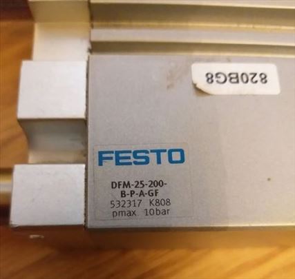 Pneumatski cilindar FESTO