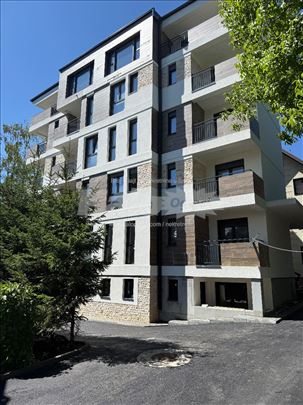 Prodaja lux stana kod Grin Hila Zlatibor