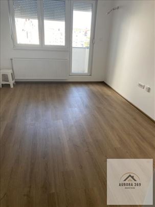 Ruma, Fenomenalnu Komfornu Garsonjeru Sa Terasom, 