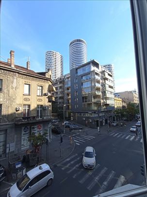 Sarajevska, održavan,čist,nova kuhinja