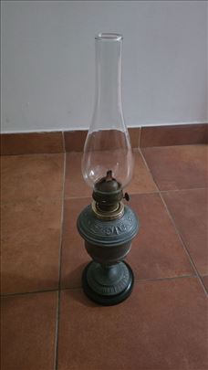 Stara petrolejska lampa