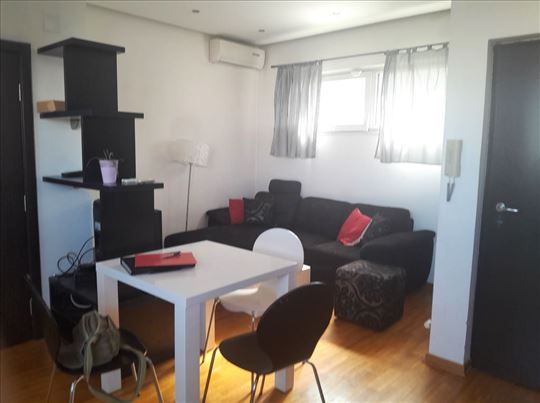 Jednoiposoban, Vračar, kod Hrama, 36m2