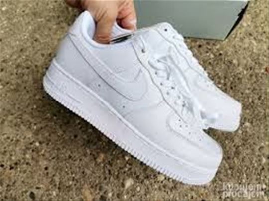 Nike Air Force 1 Triple White