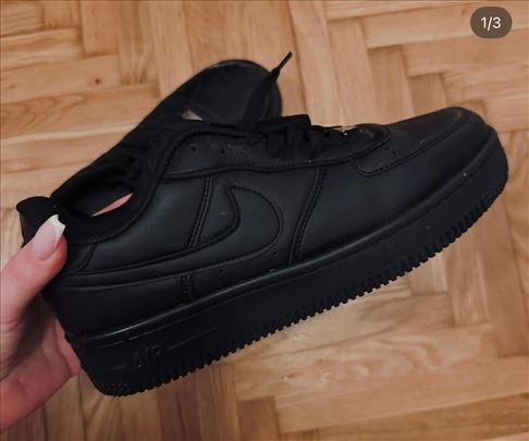 Nove zenske patike crne