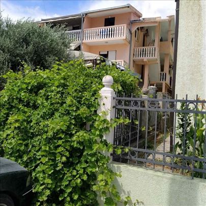 Odlična investicija, Sutomore, 8 apartmana