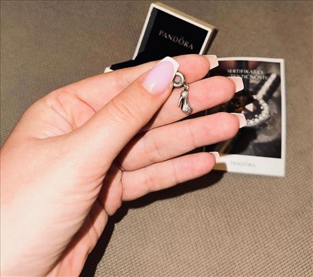 Original pandora privezak novo
