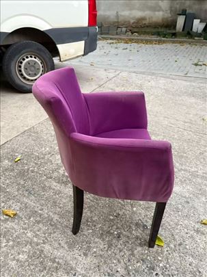 Prodajem prekrasne stolice