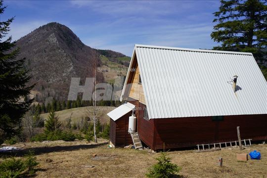 Prodajem Vikendicu 7ar placa Predov Krst Jagostica