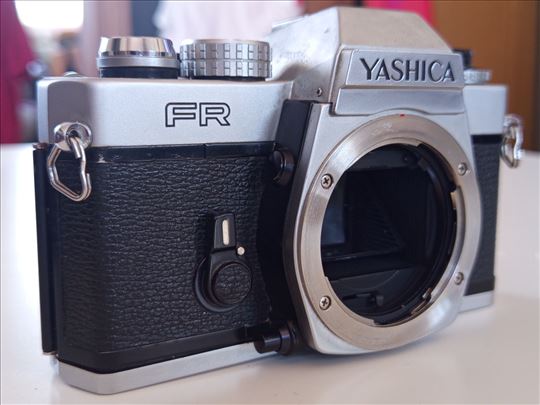 Yashica FR (na stanju)