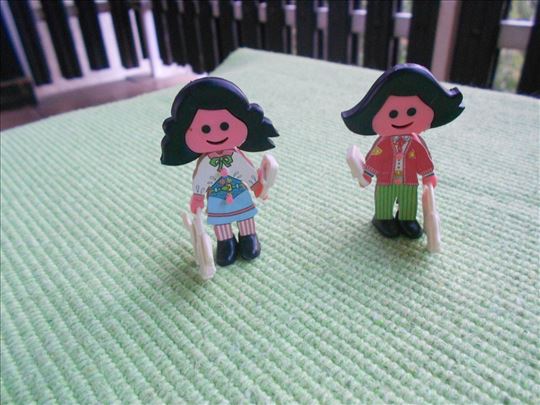 Kinder devojčica sa psom 2 figurice- iz '80ih