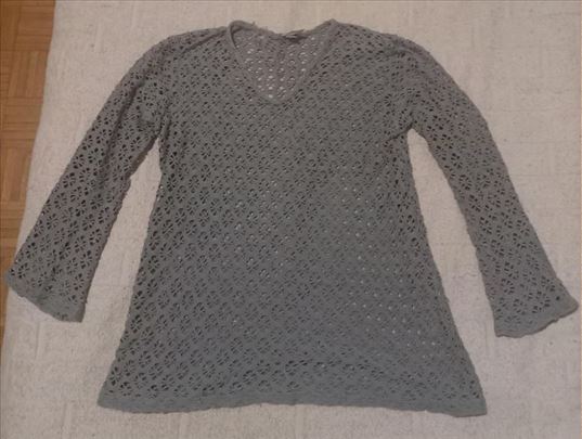 Siva majica rupicasta