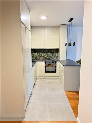 Trosoban namešten Lux Novi Sad,Centar