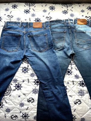 2 para muških farmerica – klasičan kroj