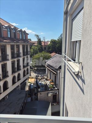 dvosoban stan u strogom centru grada 
