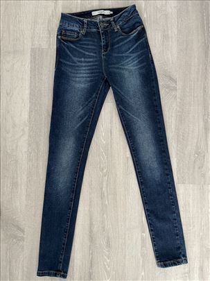 Farmerke red.br.2 Vero Moda velicina 25-30, uvoz C