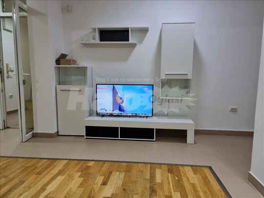 Na prodaju stan Naselje Gaj