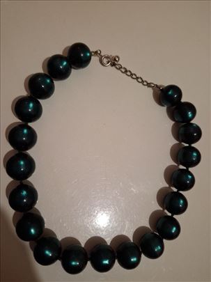 Ogrlica od zelenih perli