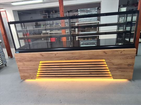 Topla vitrina za pekare dimenzija 3000-900-1500mm