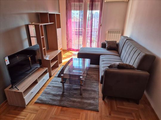 Crveni krst, Cerska 58m2, sa garažom