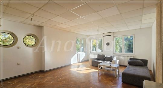 Lekino brdo, 76m2, za kancelariju