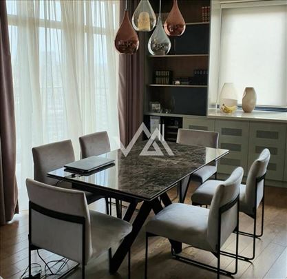 Na prodaju 4.o stan, Savski Venac(Beograd na vodi)