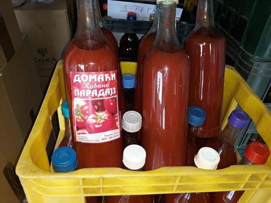 Prodajem kuvani paradajz