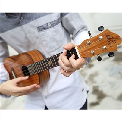 Srećna ukulele sa detelinom 26" akacija drvo Skoro